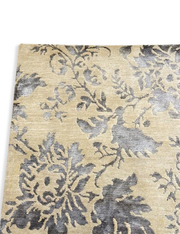 Hand Knotted Wool & Modern Rug