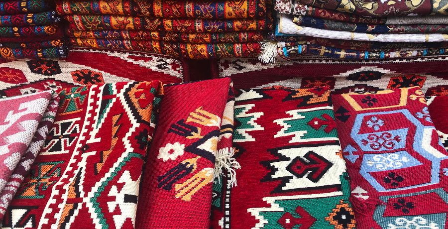 BER - History of Pakistani Rugs