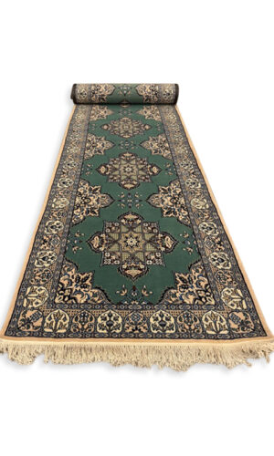 Hand Knotted Persian Nain Rug
